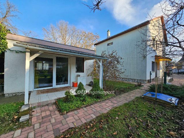 Eladó nyaraló, Siófokon 79.9 M Ft, 1 szobás