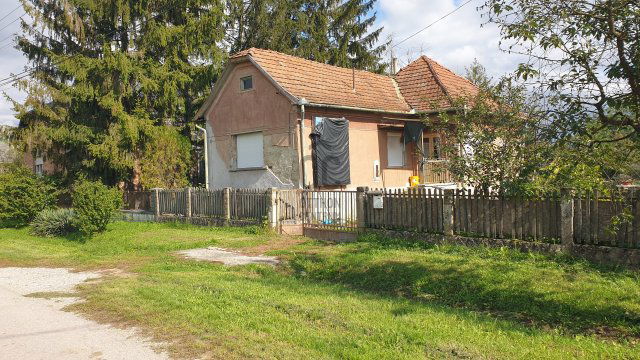 Eladó családi ház, Ózdon 6.5 M Ft, 2 szobás