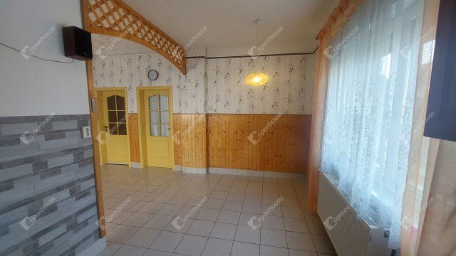 Eladó családi ház, Tarjánon 74 M Ft, 3 szobás