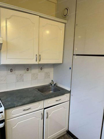 Kiadó panellakás, albérlet, Kecskeméten 100 E Ft / hó, 1 szobás