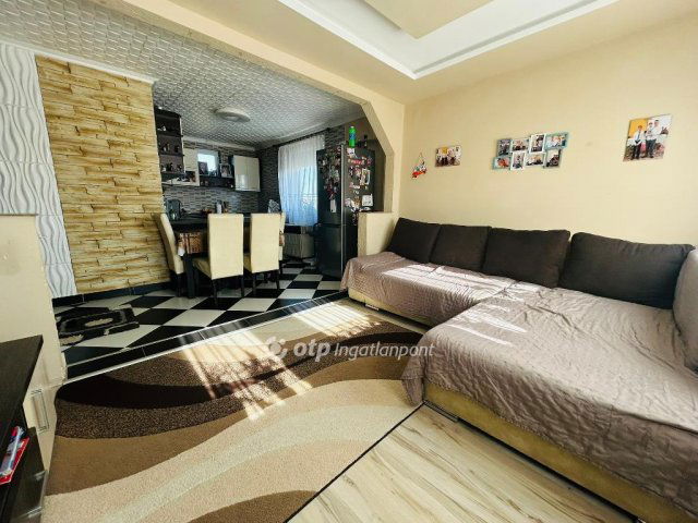 Eladó családi ház, Ajakon 59.9 M Ft, 4 szobás