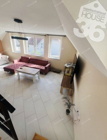 Eladó téglalakás, Szekszárdon 59.9 M Ft, 2 szobás