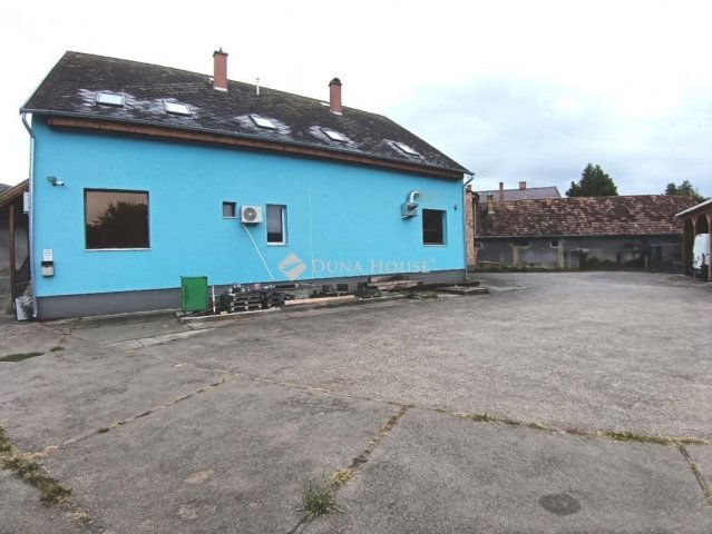 Eladó üzlethelyiség, Üllőn 240 M Ft / költözzbe.hu