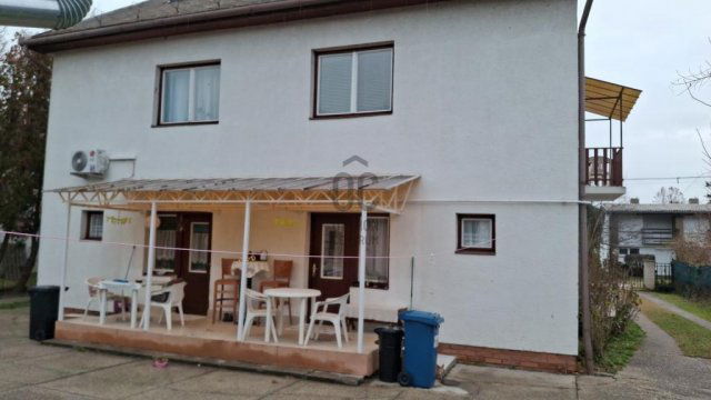 Eladó ikerház, Balatonföldváron 90 M Ft, 4 szobás