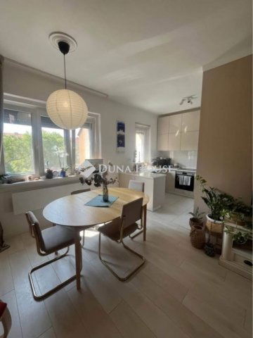 Eladó téglalakás, Kecskeméten 61 M Ft, 4 szobás