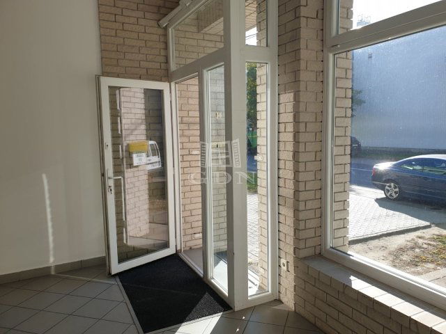Kiadó üzlethelyiség, Székesfehérvárott 160 E Ft / hó