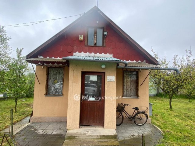 Eladó üzlethelyiség, Egyeken 8 M Ft, 1 szobás