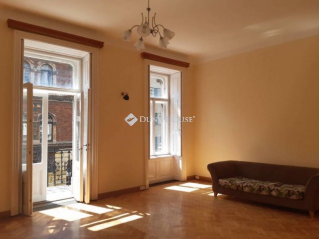 Kiadó téglalakás, albérlet, Budapesten, VI. kerületben
