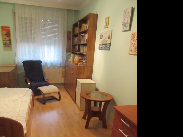 Kiadó panellakás, albérlet, Debrecenben 200 E Ft / hó, 2 szobás