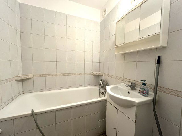 Eladó panellakás, Debrecenben 64.9 M Ft, 3 szobás