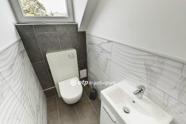 Eladó családi ház, Gyenesdiáson 144.9 M Ft, 4+1 szobás