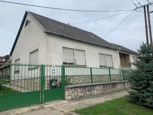 Eladó családi ház, Dunaszentmiklóson 54 M Ft, 2+1 szobás