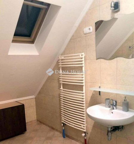 Eladó téglalakás, Nyíregyházán 64.9 M Ft, 4 szobás