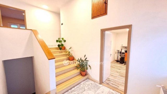 Eladó családi ház, Nagykőrösön 79.9 M Ft, 5+2 szobás