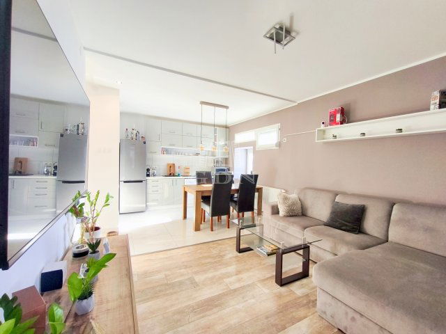 Eladó téglalakás, Zalaegerszegen 49.99 M Ft, 3 szobás