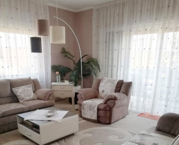 Eladó családi ház, Pécelen 139 M Ft, 6 szobás