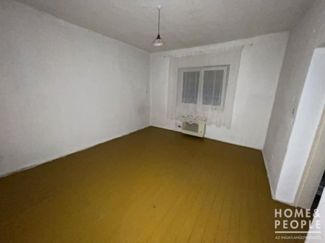 Eladó családi ház, Szatymazon 34.99 M Ft, 2 szobás