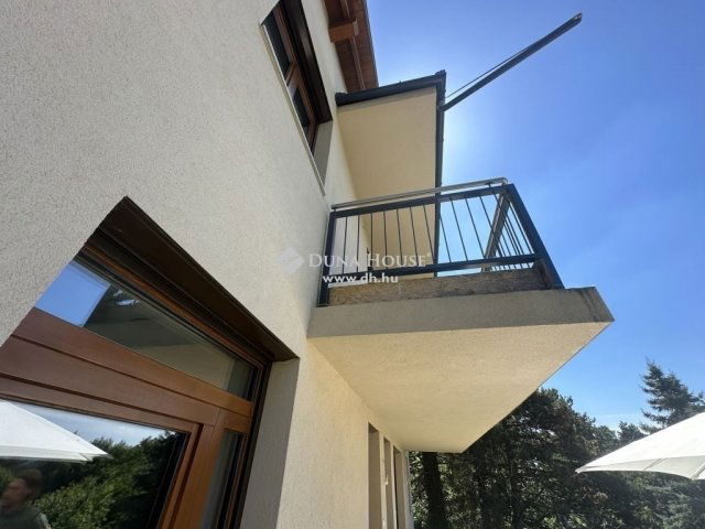 Eladó családi ház, Piliscsabán 205 M Ft, 5 szobás