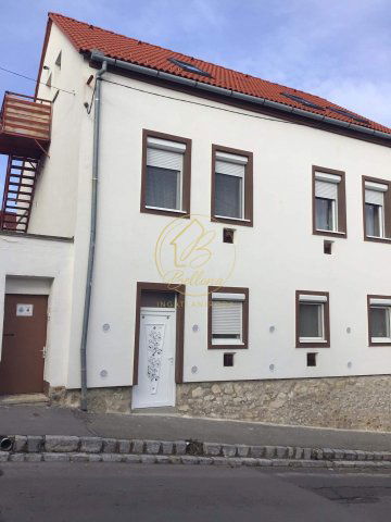 Eladó téglalakás, Pécsett 49 M Ft, 2 szobás