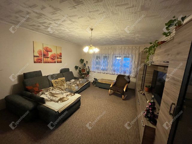 Eladó családi ház, Jután 68.9 M Ft, 4 szobás