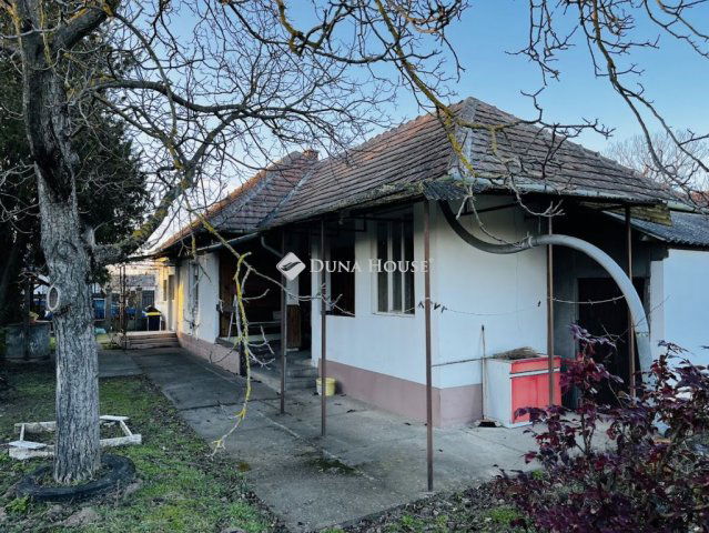 Eladó családi ház, Tápiószecsőn 34.9 M Ft, 2 szobás