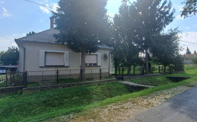 Eladó családi ház, Nemesdéden 24.8 M Ft, 4 szobás