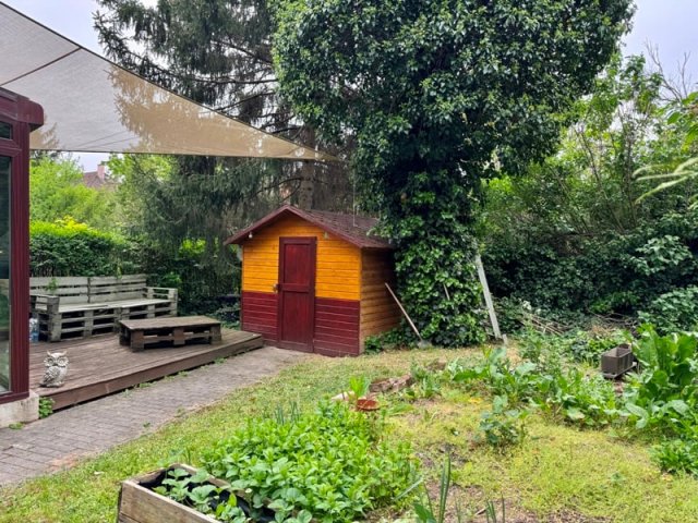 Eladó téglalakás, Pécsett, Endresz György utcában 123.5 M Ft