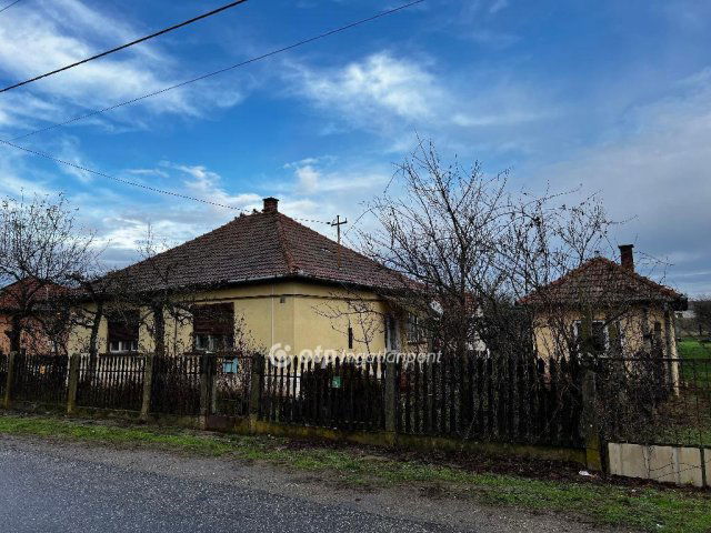 Eladó családi ház, Nyíregyházán 22.9 M Ft, 3 szobás