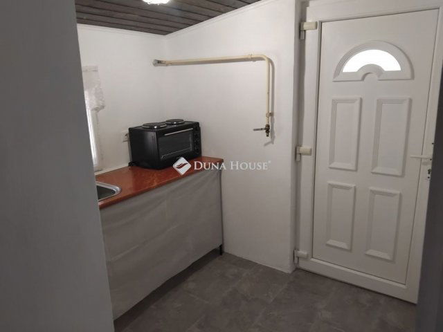 Eladó családi ház, Kecskeméten 22 M Ft, 2 szobás