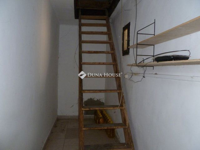 Eladó családi ház, Pécelen 45 M Ft, 2 szobás