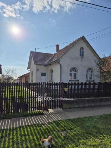 Eladó családi ház, Tetétlenen 25.9 M Ft, 2+1 szobás