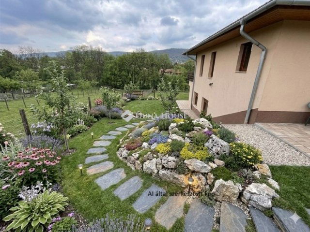 Eladó családi ház, Pilisszentkereszten 209 M Ft, 6 szobás