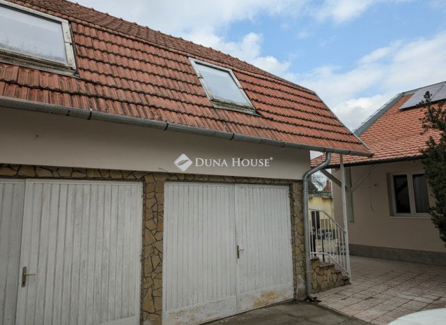 Eladó családi ház, Szegeden 110 M Ft, 4 szobás