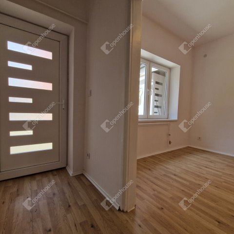 Eladó téglalakás, Siófokon 50 M Ft, 2 szobás
