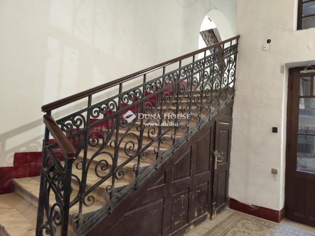 Eladó téglalakás, Budapesten, VI. kerületben 114.9 M Ft