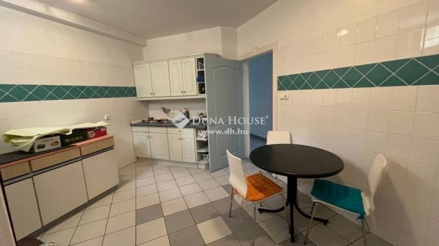 Eladó családi ház, Dabason 249 M Ft, 8 szobás