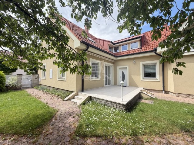 Kiadó téglalakás, albérlet, Székesfehérvárott 320 E Ft / hó