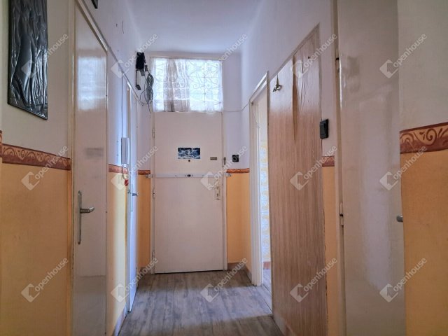 Eladó téglalakás, Almásfüzitőn 29.9 M Ft, 2 szobás