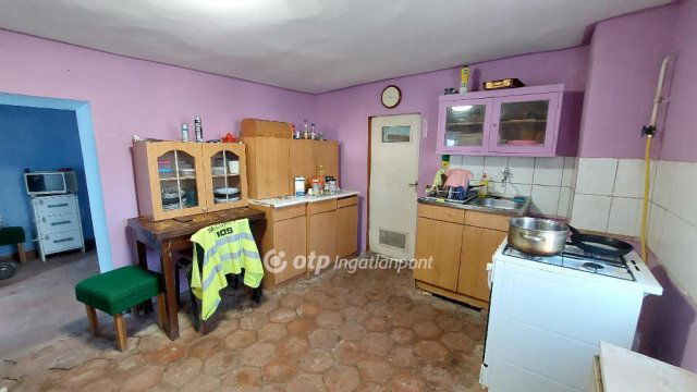 Eladó családi ház, Dévaványán 7.5 M Ft, 4 szobás