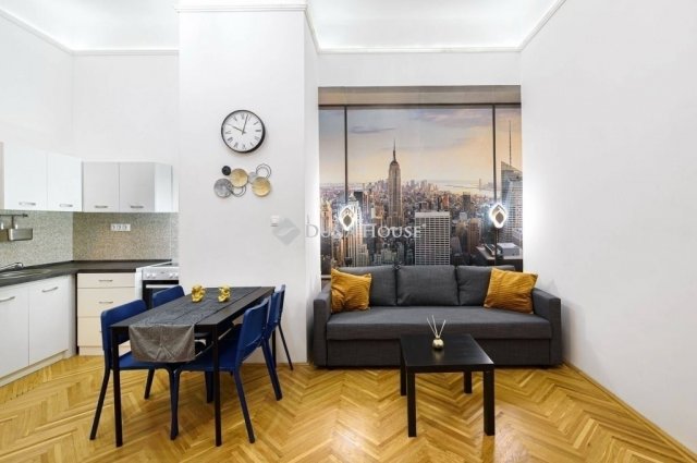 Eladó téglalakás, Budapesten, V. kerületben 75 M Ft, 2 szobás