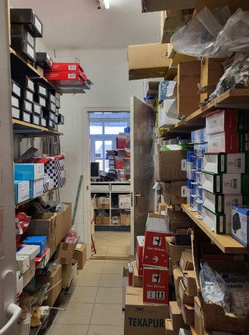 Eladó üzlethelyiség, Gyenesdiáson 160 M Ft