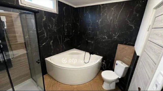 Eladó családi ház, Taksonyon 99 M Ft, 1+1 szobás