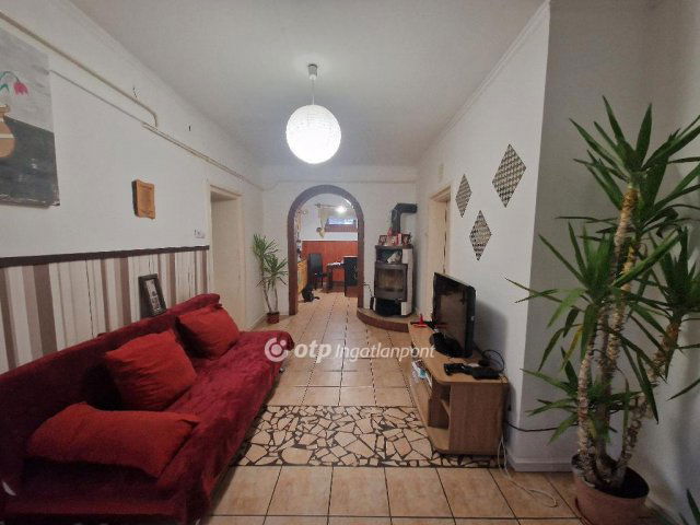 Eladó családi ház, Karcagon 22.9 M Ft, 2 szobás