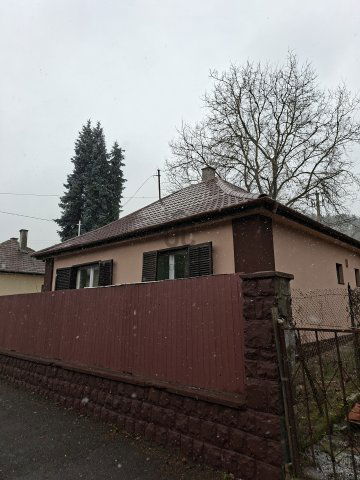 Eladó családi ház, Salgótarjánban 28 M Ft, 3 szobás