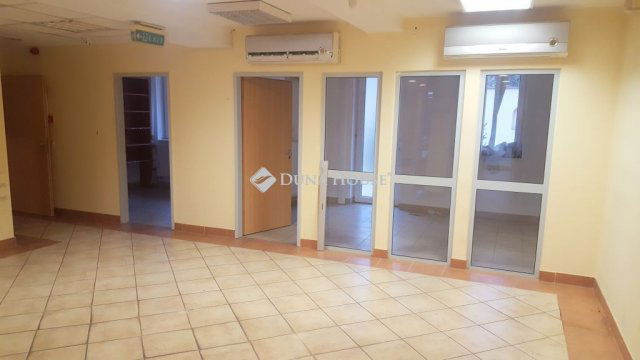 Kiadó üzlethelyiség, Nyíregyházán 430 E Ft / hó