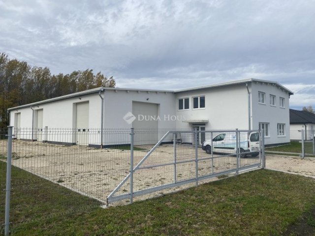 Kiadó ipari ingatlan, Kónyon 875 E Ft / hó / költözzbe.hu