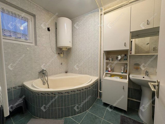 Eladó családi ház, Debrecenben 105 M Ft, 4 szobás