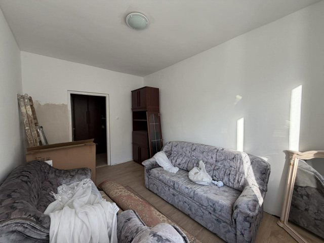 Eladó téglalakás, Komlón, Kossuth Lajos utcában 29.9 M Ft