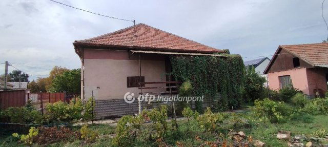 Eladó családi ház, Jászberényben 49.8 M Ft, 2+1 szobás