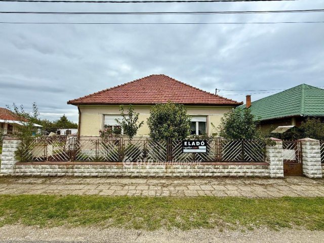 Eladó családi ház, Sajópetrin 17.9 M Ft, 3 szobás
